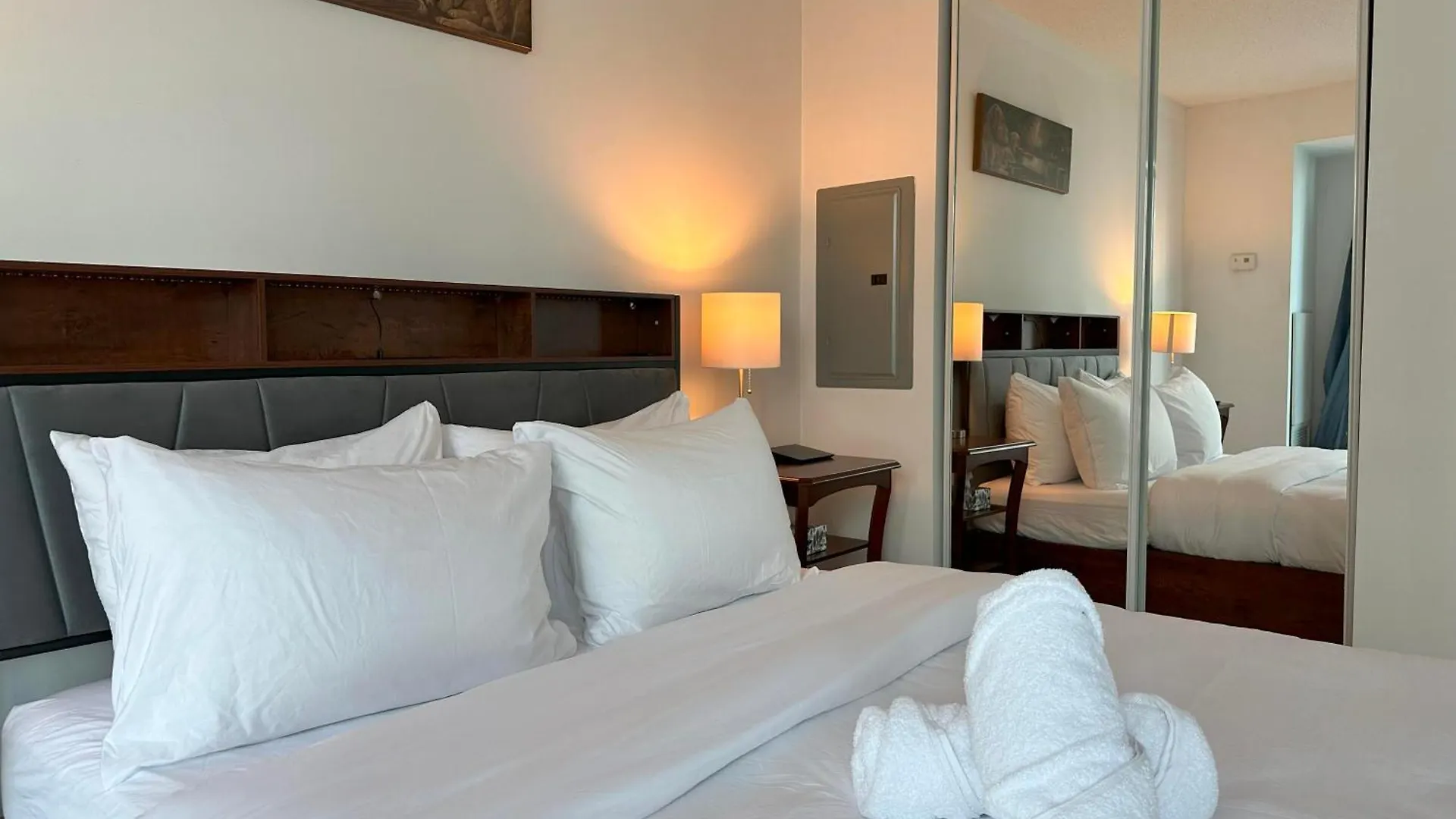 Apartment Rivetstays - The Yonge Toronto