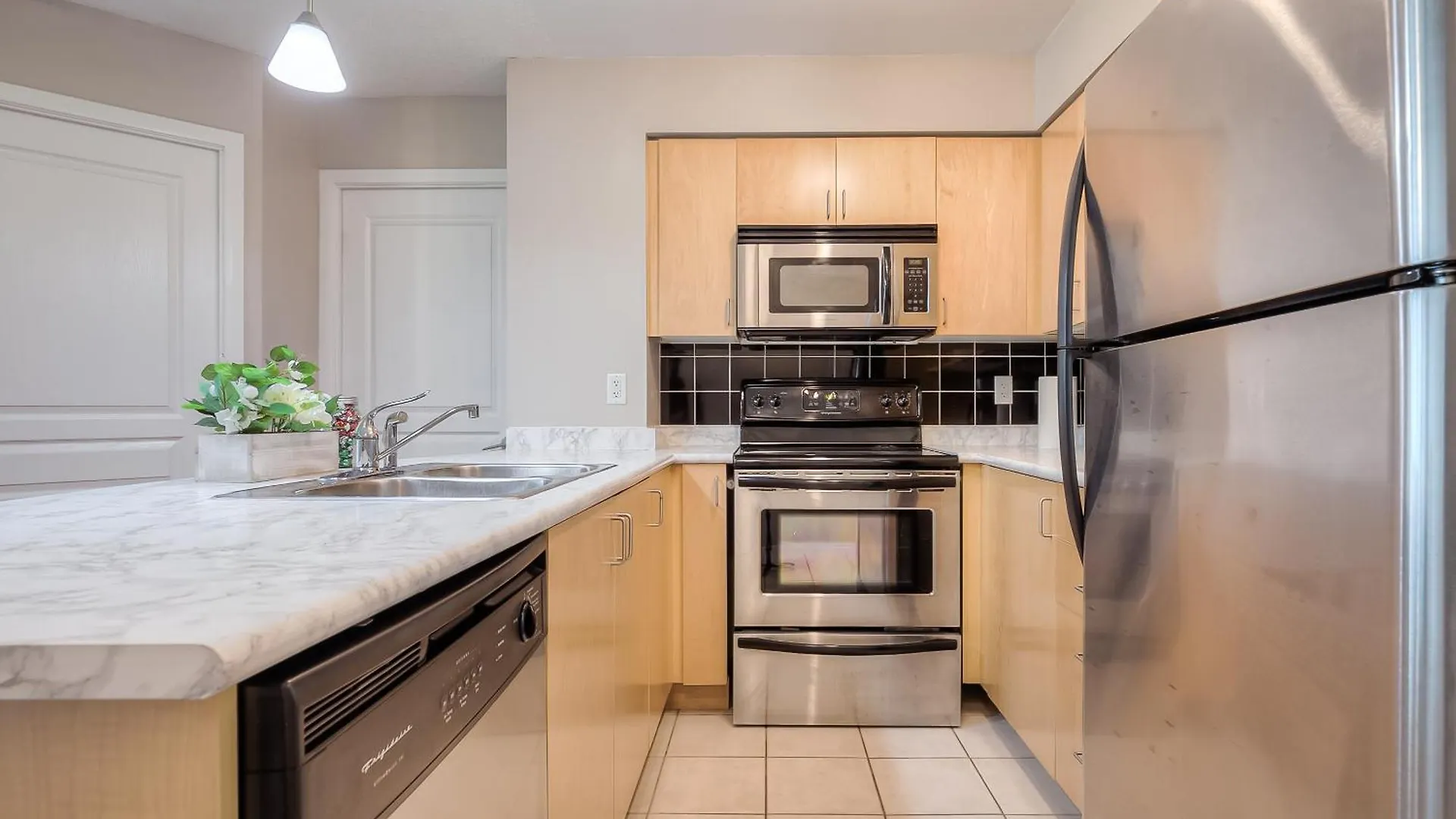 Rivetstays - The Yonge トロント 0*,  カナダ