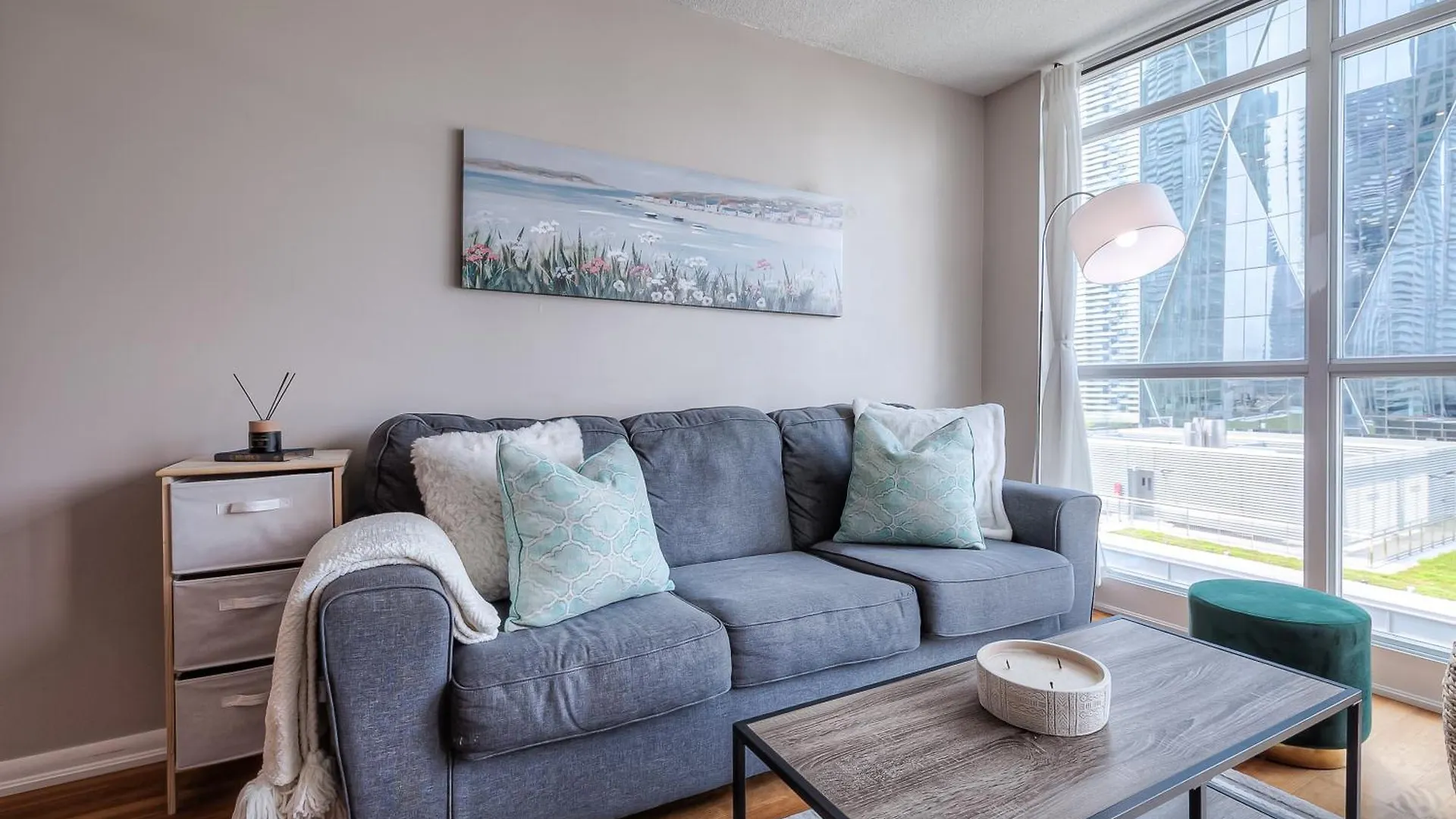 Rivetstays - The Yonge トロント