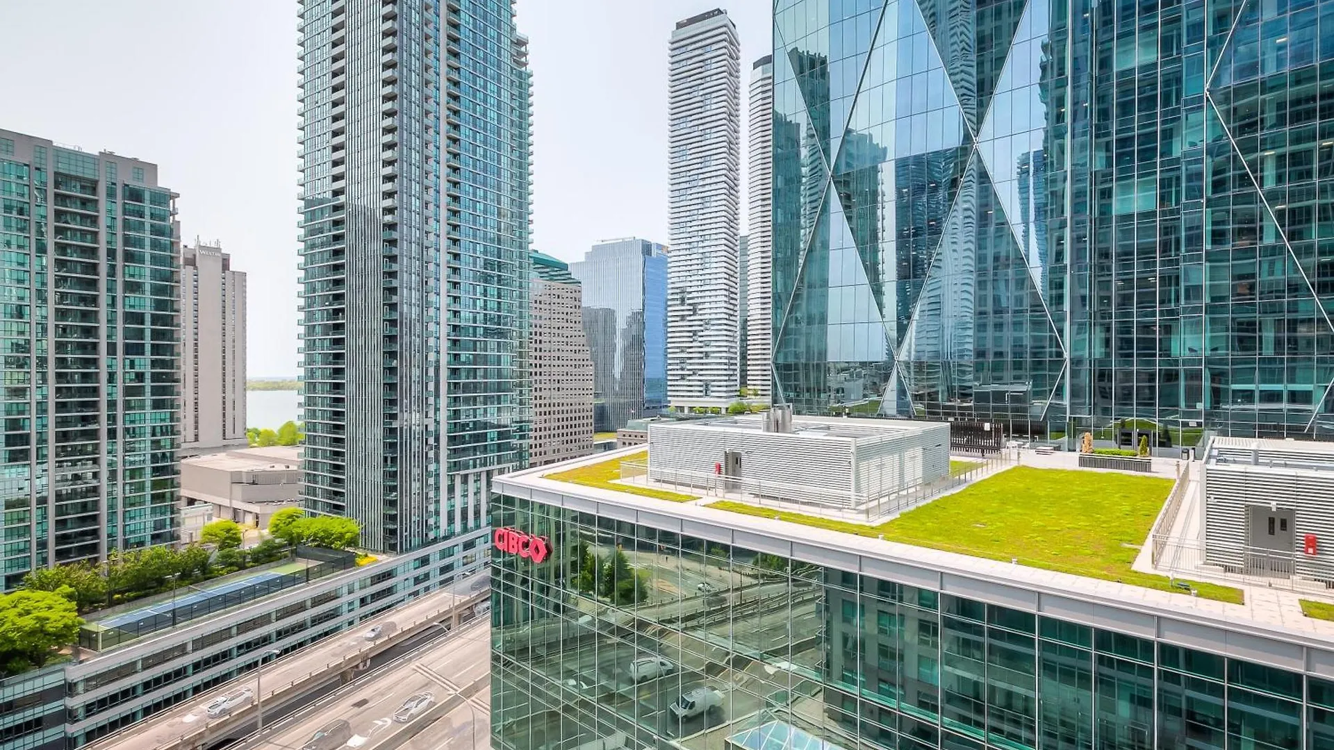 Rivetstays - The Yonge トロント