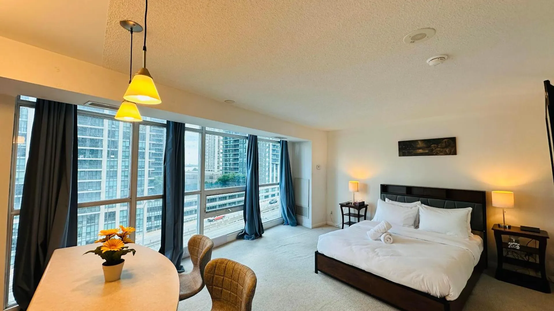 アパート Rivetstays - The Yonge トロント